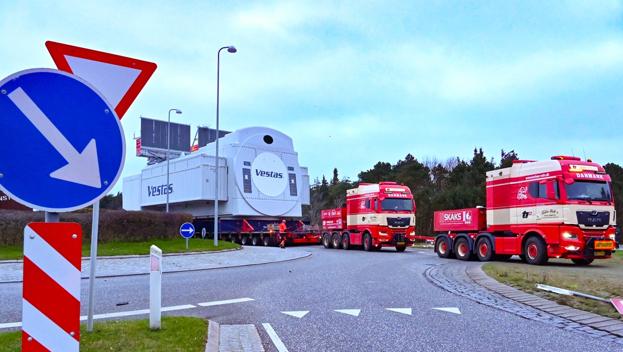 To rundkørsler skulle også passeres. Den første i Hanstholm <i>Foto: Ole Iversen</i>