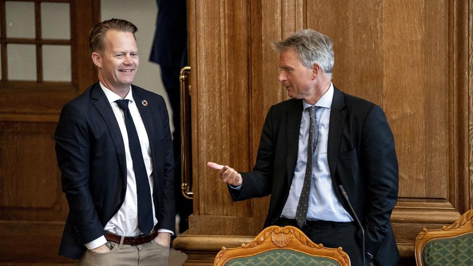 Udenrigsminister Jeppe Kofod (S) og Kim Valentin (V) har begge forladt EU-Parlamentet til fordel for dansk politik. Valentin takkede ja til en plads, men opgav den kort efter til fordel for Folketinget. (Arkivfoto). <i>Mads Claus Rasmussen/Ritzau Scanpix</i>