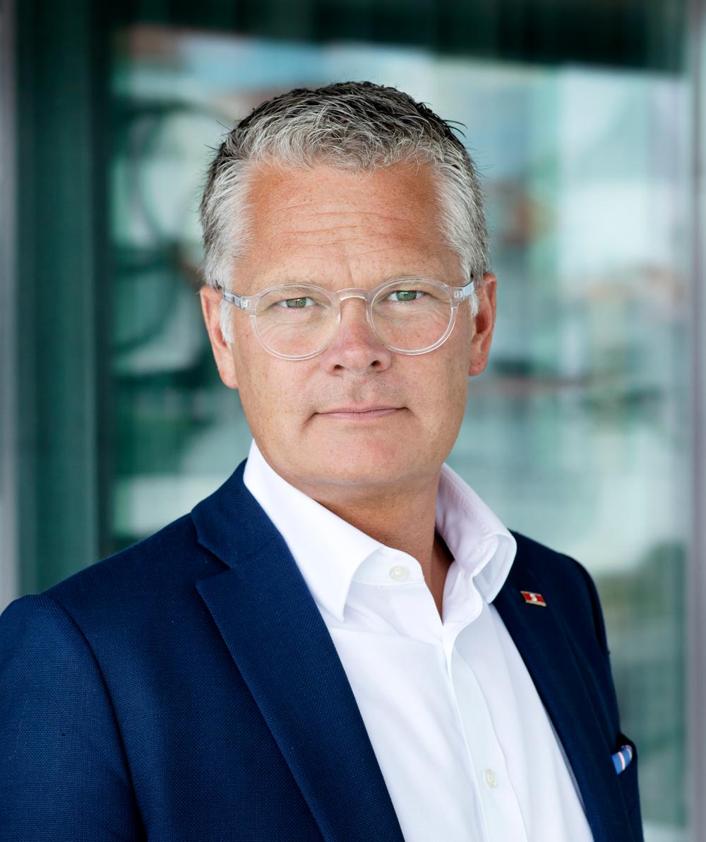 Niclas Mårtensson, vd för Stena Line, säger att bolaget kommer få större förståelse för stora transportföretag och marknaden i och med uppköpet. Niclas Mårtensson, vd för Stena Line, säger att bolaget kommer få större förståelse för stora transportföretag och marknaden i och med uppköpet.