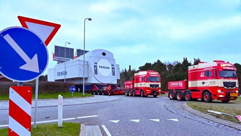 To rundkørsler skulle også passeres. Den første i Hanstholm. To rundkørsler skulle også passeres. Den første i Hanstholm.