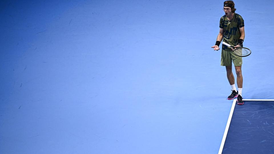 Andrey Rublev var mildest talt i dårligt humør, da han blev udspillet af Novak Djokovic. <i>Marco Bertorello/Ritzau Scanpix</i>
