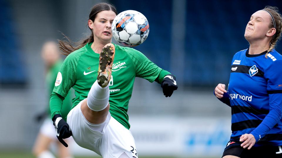 Mathilde Carstens og Fortuna Hjørring fik et godt udgangspunkt til returkampen i pokalsemifinalen mod HB Køge. <i>Arkivfoto: Lars Pauli</i>
