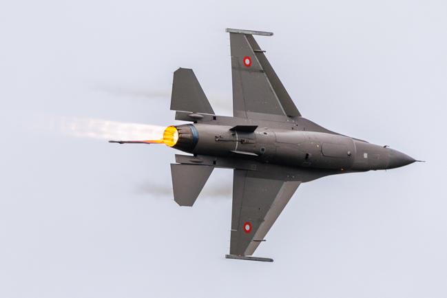 F16 fly øver sig på Flyvestation Aalborg.

Nørresundby 22. november 2022.