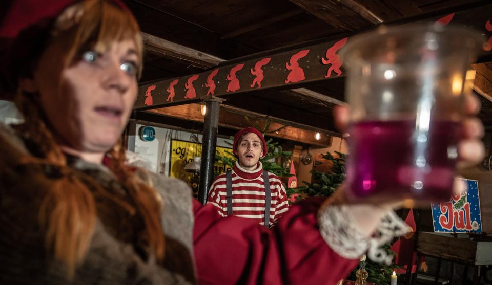Sanne Sol Kristensen og Jens Bernstorff Vejsnæs står bag årets juleforestilling på Bryggergården i Fjerritslev. <i>Foto: Martin Damgård</i>