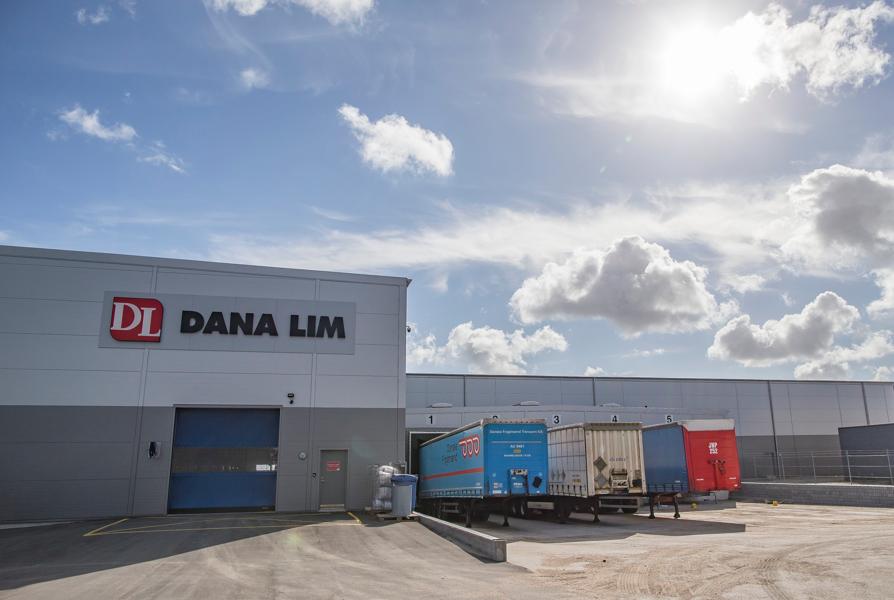 Trods en udfordret bygge- og anlægsbranche præsenterede Dana Lim i efteråret et solidt regnskab. Og det er en af de centrale ambitioner, at Christian Hwaiz Brask skal løfte resultaterne yderligere. Trods en udfordret bygge- og anlægsbranche præsenterede Dana Lim i efteråret et solidt regnskab. Og det er en af de centrale ambitioner, at Christian Hwaiz Brask skal løfte resultaterne yderligere.