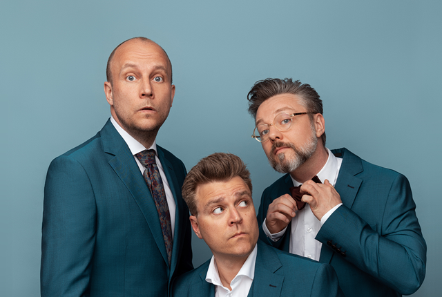 Der er intet, der er aftalt, når den musikalske comedytrio bestående af Rasmus Søndergaard, Kasper Le Fevre og Kasper Gattrup træder ind i rampelyset.