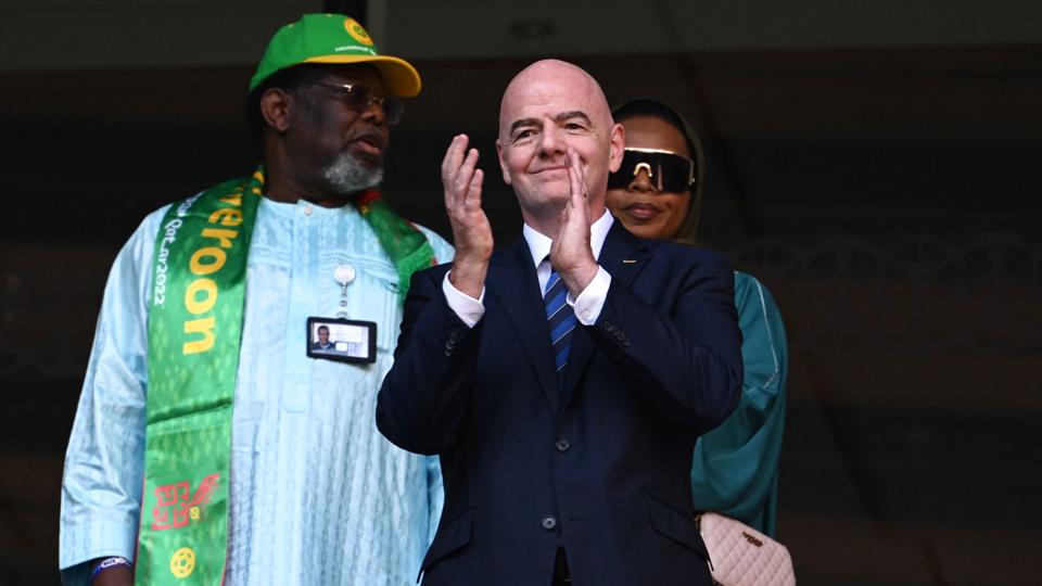 Medlem af EU-Parlamentet Niels Fuglsang mener, at Fifa-præsident Gianni Infantino (på billedet) bør gå af. <i>Fabrice Coffrini/Ritzau Scanpix</i>