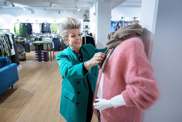 Mondo sælger tøj til kvinder mellem 20 og 75 år, oplyser butiksejer Helle Høyer.