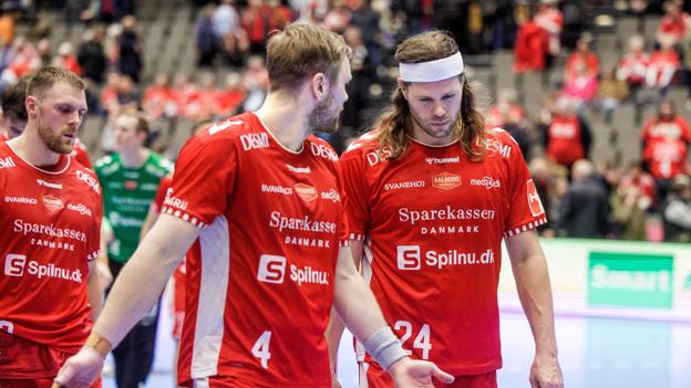 Frustrationer hos Aron Pálmarsson og Mikkel Hansen efter slutfløjtet i lørdagens ligakamp. <i>Foto: Torben Hansen</i>