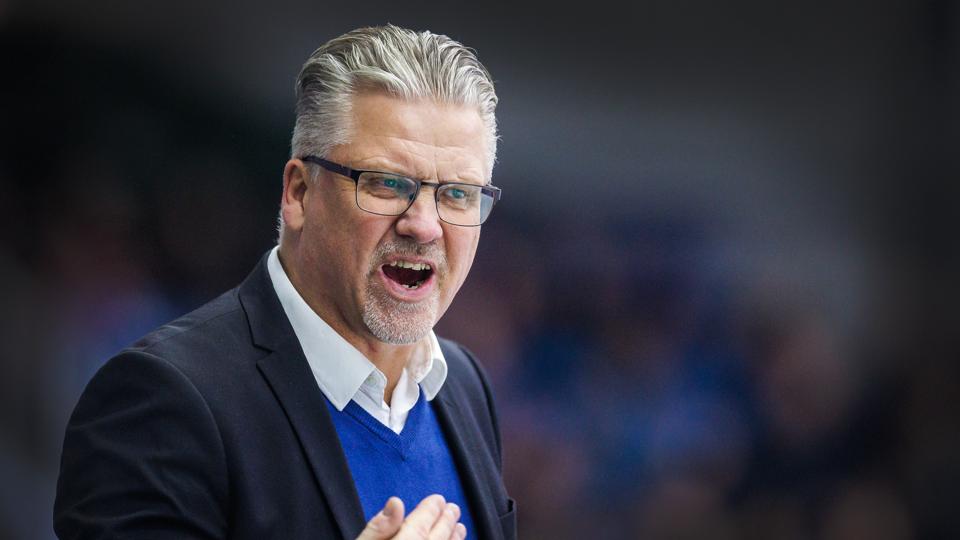 Pelle Hånberg kæmper med at klemme mål ud af sit unge mandskab. Det blev igen tydeligt mod SønderjyskE. <i>Arkivfoto: Torben Hansen</i>