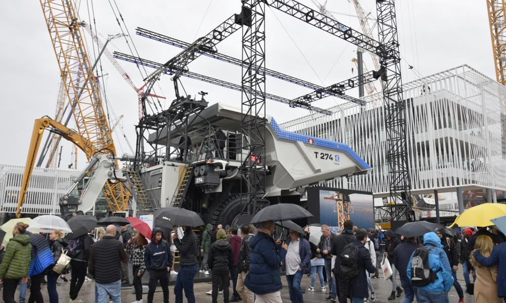 Pandemin innebar att Bauma 2022 sköts fram lite och arrangerades på hösten. 2025 är det återigen ett vårevenemang. Pandemin innebar att Bauma 2022 sköts fram lite och arrangerades på hösten. 2025 är det återigen ett vårevenemang.