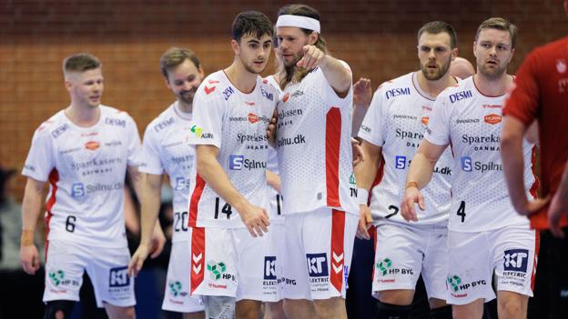 Aalborg Håndbolds angrebsspil fungerede godt mod Lemvig-Thyborøn. Ikke mindst på grund af Mads Hoxer og Mikkel Hansen. <i>Foto: Henrik Bo</i>