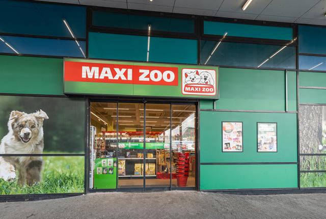Maxi Zoo facade logo udefra