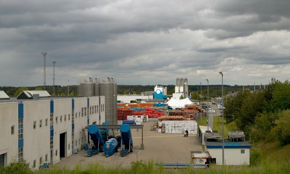 Nordisk Wavins fabrik i Hammel fylder omtrent det samme som tolv fodboldbaner. Nordisk Wavins fabrik i Hammel fylder omtrent det samme som tolv fodboldbaner.