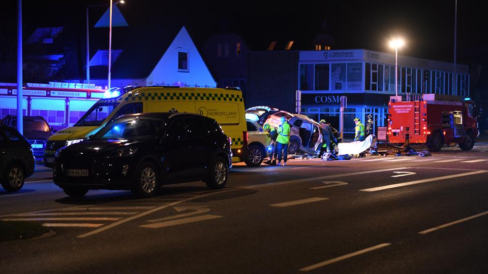 Alvorlig færdselsulykke på Hobrovej i Aalborg. <i>Foto: Jan Pedersen</i>