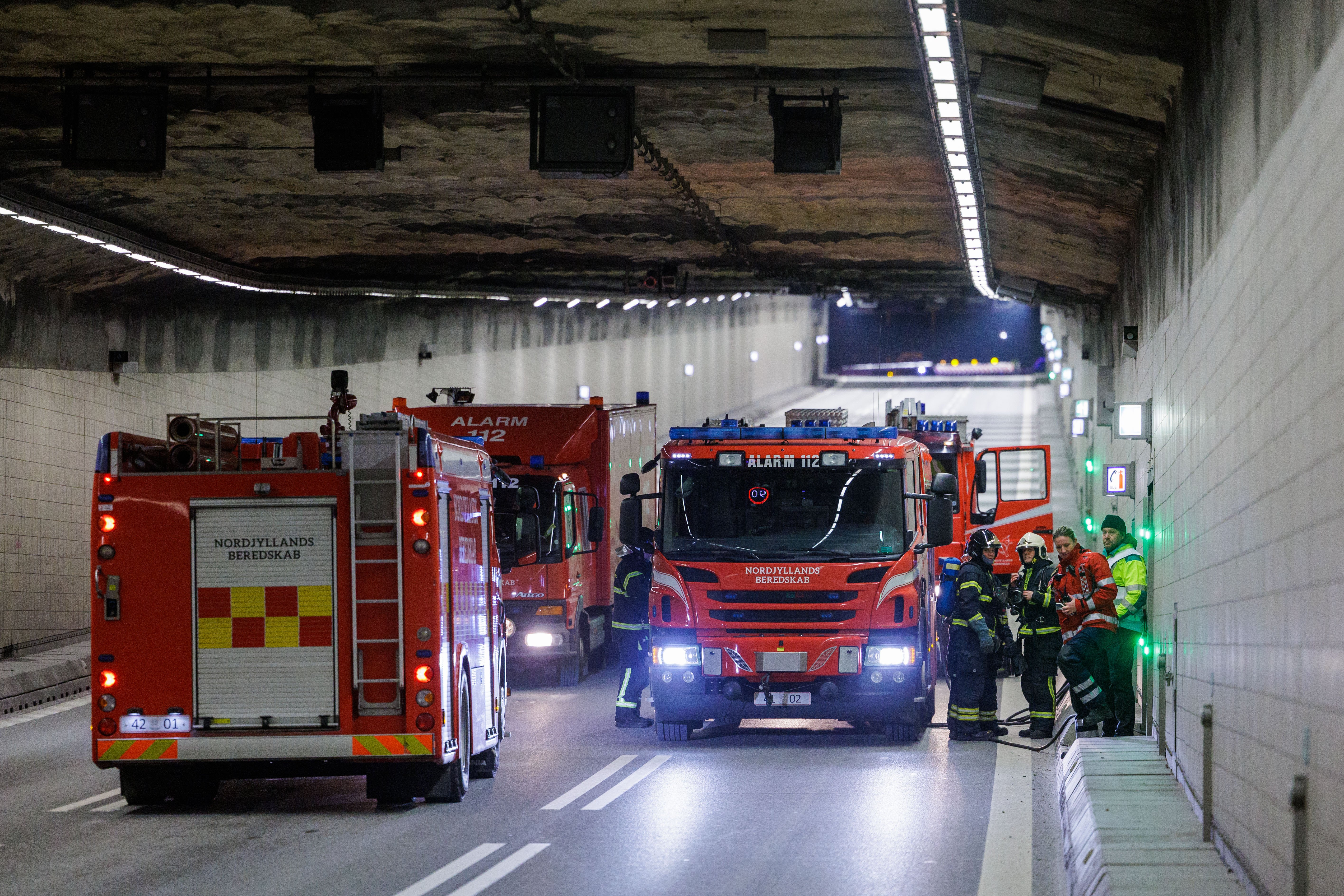 Limfjordstunnelen åben igen efter bilbrand
