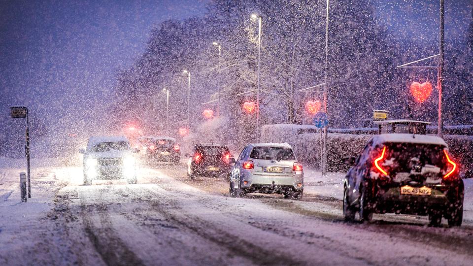 Snevejr i Frejlev onsdag morgen. <i>Foto: Torben Hansen</i>