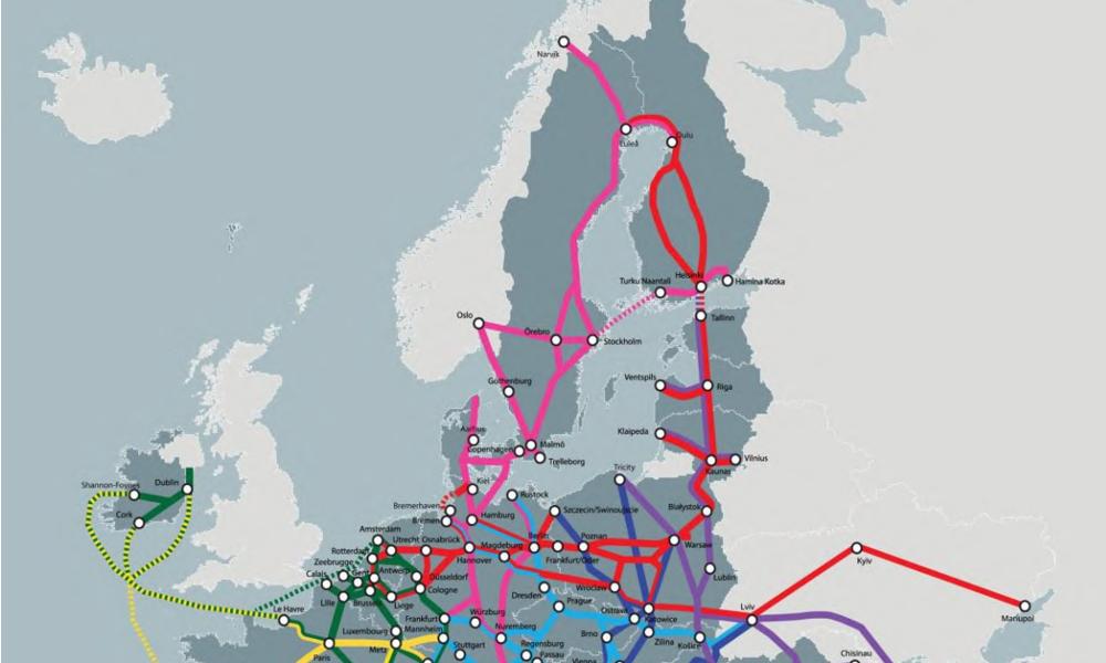 Karta över det prioriterade europeiska transportnätet där kopplingen mellan Oslo och Stockholm nu finns inritat.