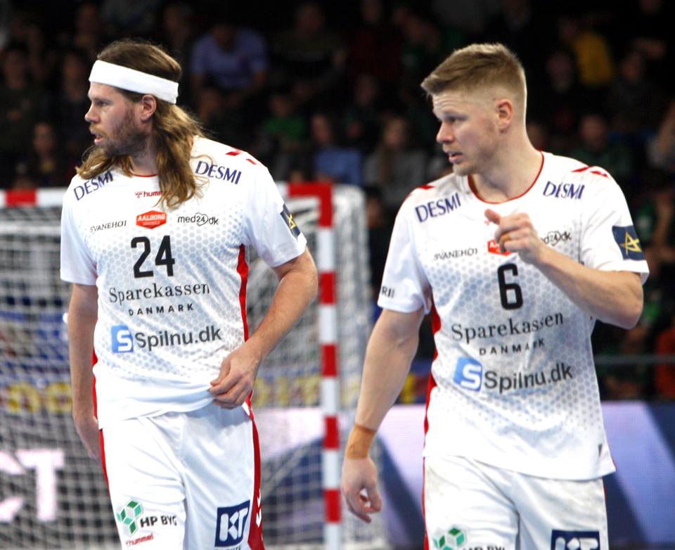 Mikkel Hansen (tv.) var en dyr mand for Aalborg Håndbold, da opgøret i Barcelona skulle afgøres. <i>Foto: Sportxpress/Ritzau Scanpix</i>