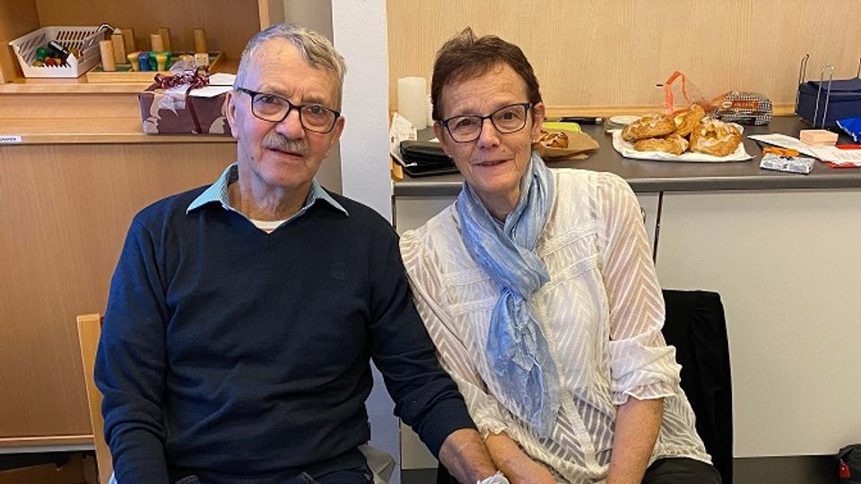 Hanne og Anton Mikkelsen fra Sundby Thy fik sang fra sygeplejerskerne, da de fredag mod forventning måtte fejre deres guldbryllup på Thisted Sygehus <i>Privatfoto</i>