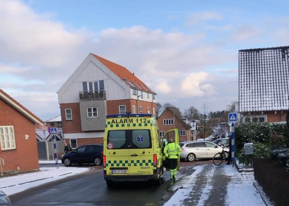 Der har tidligere været adskillige trafikuheld i vejkrydset Assersvej-Jyllandsgade i Aars - søndag skete det igen. <i>Privatfoto</i>