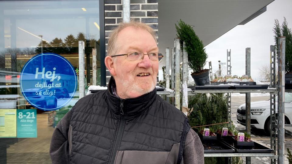 Frank Winther har et forslag til, hvilken dagligvarebutik, der kan rykke ind på Skagensvej, når Aldi har langet den sidste pakke smør over disken. <i>Foto: Thomas Nielsen</i>