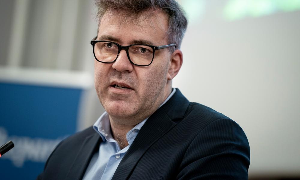 Tidligere direktør i Dansk Energi, Lars Aagaard er ny klima-, energi og forsyningsminister. Tidligere direktør i Dansk Energi, Lars Aagaard er ny klima-, energi og forsyningsminister.
