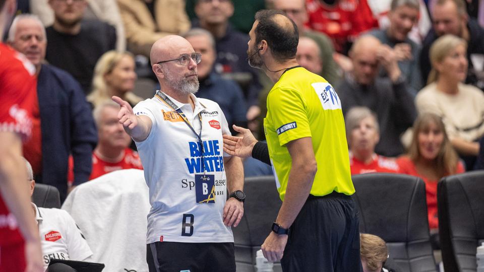 Stefan Madsen kan glæde sig over, at holdkortet er styrket til lørdagens kamp i Silkeborg. <i>Foto: Bente Poder</i>