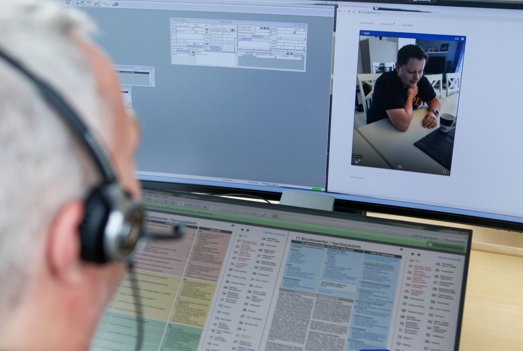 Personalet på alarmcentralen har fået en ny mulighed for at vurdere omfanget af en skade. <i>Foto: Lars-Erik Vollebæk</i>