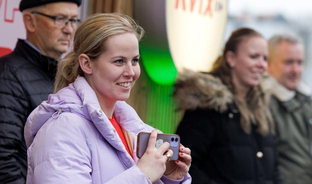 Nanna Saugbjerg, forpagter af Kvix, glæder sig over, at ombygningen af tankstationen nu er færdiggjort. <i>Foto: Bo Lehm</i>