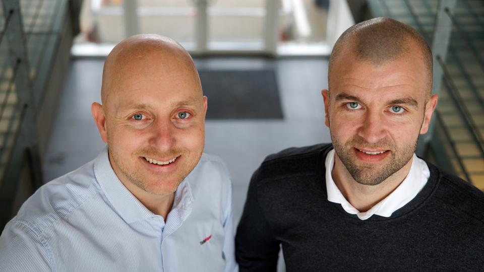 Martin Birk (tv) og Jacob Pedersen driver i fællesskab Teleboxen i Thisted med otte fuldtidsansatte, og i regnskabsåret 2021/22 kan de bryste sig af et overskud på 8,2 mio. kr. før skat <i>Foto: Bo Lehm</i>