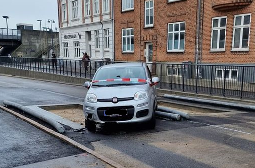 Så blev Kastetvej indviet - første bil er kørt i busgraven
