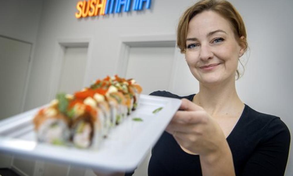 Sushimania er Danmarks første pick’n’mix-koncept til sushi og blev stiftet i Aalborg i 2009 - dengang udviklet af Peter Aimerons-Jacobsen. Sushimania har sidenhen udviklet sig til et franchisekoncept med op til 28 butikker. Nu lukker 10 butikker dog med navnet Sushimania.