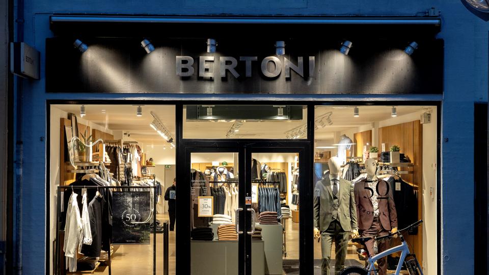 Herretøjskæden Bertoni går konkurs, og det går ud over butikken i Aalborg. <i>Foto: Lars Pauli</i>