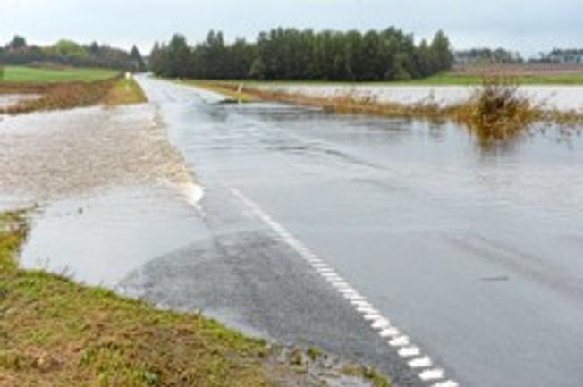 Midt i efterårsferien i 2014 gav nogle dage med voldsomt regnvejr massive oversvømmelser i Vendsyssel.  Specielt på østkysten - ved Bangsbostrand og ved Elling - blev husejere ramt af vandmasserne. Men også på hovedvejen mellem Hjørring og Sindal og i selve Hjørring by gav vandet problemer. I det hele taget kunne de ekstraordinære vandmasser mærkes de allerfleste steder i Nordjylland.