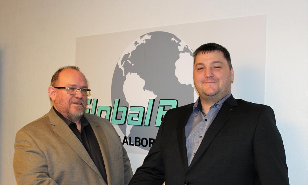 Karsten Vang Heel Ewald (th) afløser Michael Søndergaard (th) som teknisk direktør hos Global Boiler Aalborg.