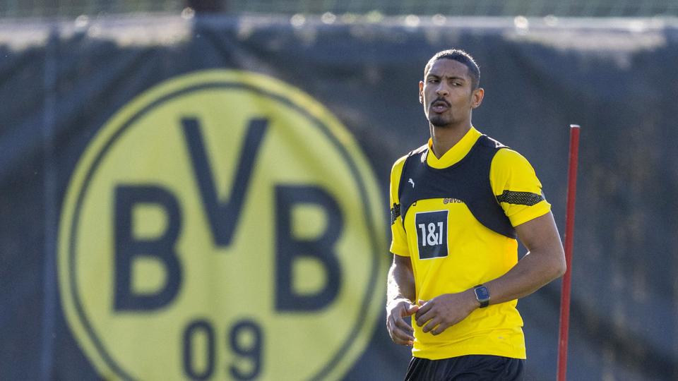 Sebastien Haller er efter at være blevet behandlet og opereret for testikelkræft tilbage på træningsbanen for Borussia Dortmund. <i>David Inderlied/Ritzau Scanpix</i>