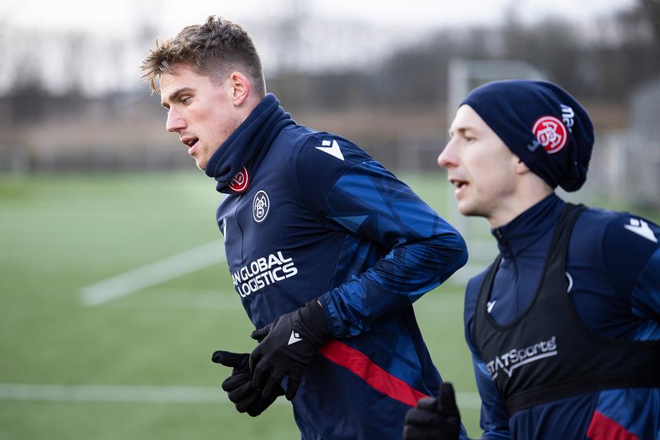 Kasper Jørgensen (tv.) scorede fire gange for Lyngby i efteråret. Et af målene faldt på Aalborg Portland Park i september i en 1-1-kamp. <i>Foto: Claus Søndberg</i>