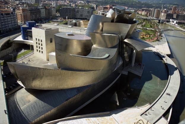 I Bilbao har et museum redefineret byen internationalt. Tidligere var den kendt som en fattig by, i dag kan du finde gourmetrestauranter, og der er siden 1997 blevet opført over 100 nye hoteller.  <i>Foto: Erika Ede</i>