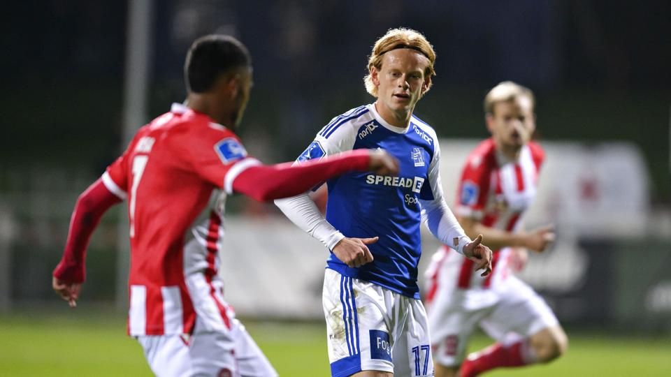 Lyngbys back Adam Sørensen (i blåt) er blevet solgt til den norske klub Bodø/Glimt. <i>Philip Davali/Ritzau Scanpix</i>
