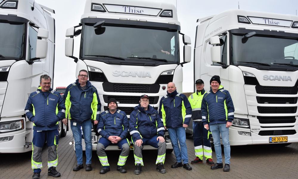 Seks nye Scania’er med Super-drivline er netop leveret til Thise Mejeri i Salling.  På billedet ses nogle af Thise-chaufførerne.