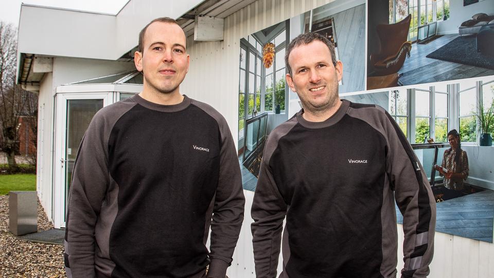Iværksætterne Rasmus og Rene Glindvad Kristensen foran Vinorages nye lokaler på Terndrupvej i Brovst. <i>Foto: Jesper Hansen</i>