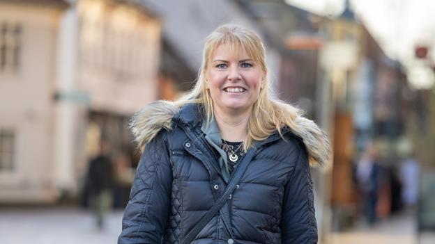 Som mor værdsætter hun at komme hjem hver aften og putte sine to små piger fremfor at være ude og rejse cirka 80 dage om året. som hun gjorde i sit tidligere job. <i>Foto: Bente Poder</i>