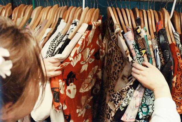 Vesthimmerlands Biblioteker gentager succesen med tøjbyttemarked, hvor du kan forny garderoben og samtidig komme af med gamle fejlkøb til gavn for både miljø og pengepung.  