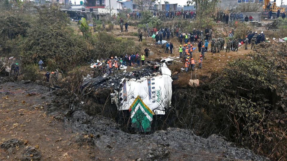 Et ATR 72-fly fra det nepalesiske luftfartsselskab Yeti Airlines styrtede søndag ned mellem den nye og gamle lufthavn i byen Pokhara, som ligger i den vestlige del af Nepal. <i>Prakash Mathema/Ritzau Scanpix</i>