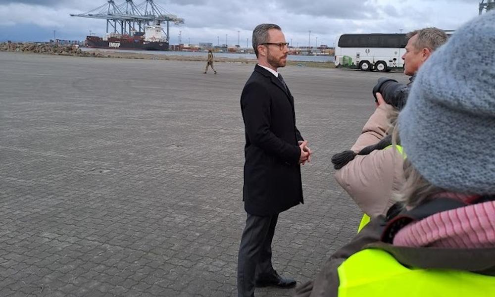 Danmarks Forsvarsminister, Jakob Ellemann-Jensen, mødte også op for at overvære operationen.