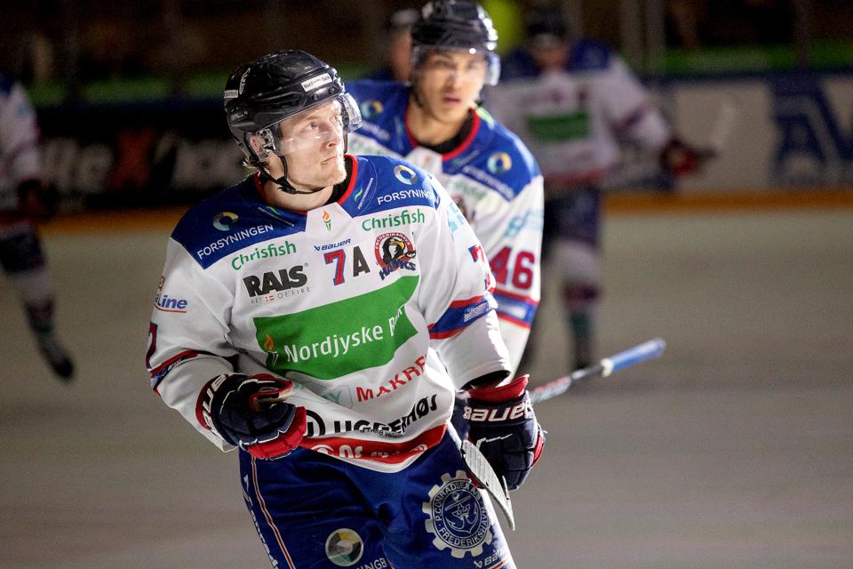 Thomas Søndergaard og de øvrige White Hawks-spillere leverede en mandfolkeindsats, der giver forhåbninger frem mod slutspillet, der begynder i næste uge. <i>Arkivfoto: Lars Pauli</i>
