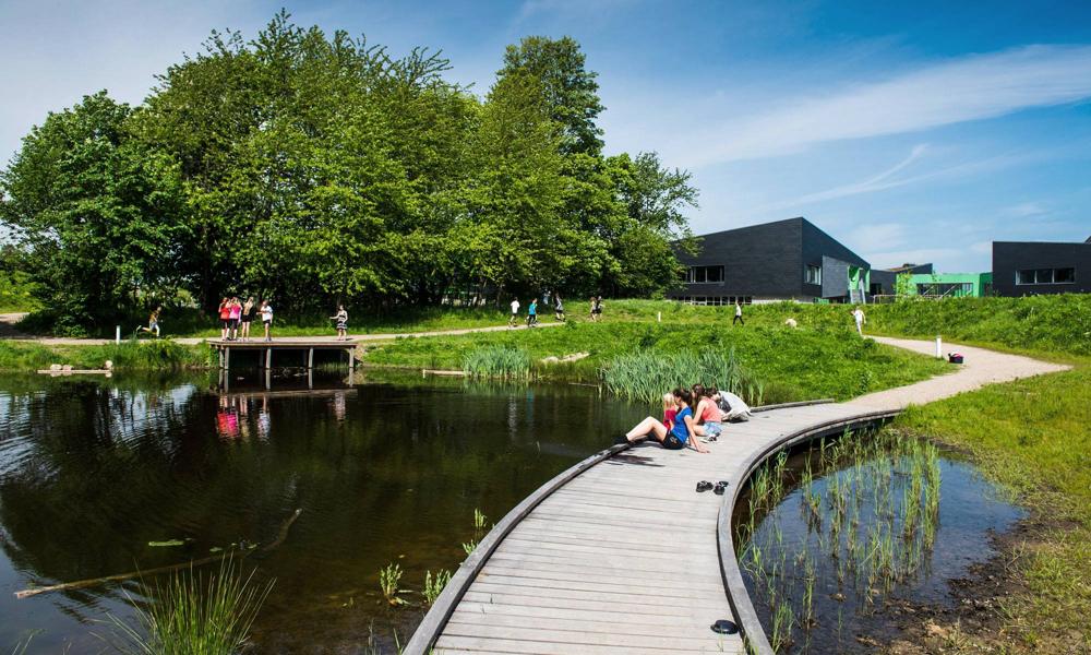 Fredensborg Skole Vilhelmsro af Rubow Arkitekter og Lassen Landskab. Fredensborg Skole Vilhelmsro af Rubow Arkitekter og Lassen Landskab.