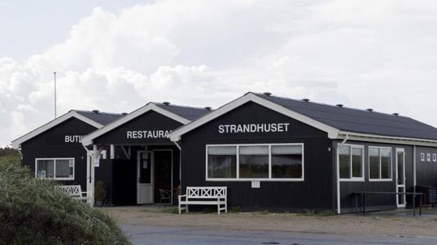 Sådan kender gæsterne Strandhuset på Tranum Strand , som nu omdøbes til V-Hav. <i>Foto: Matthew David Burnett</i>