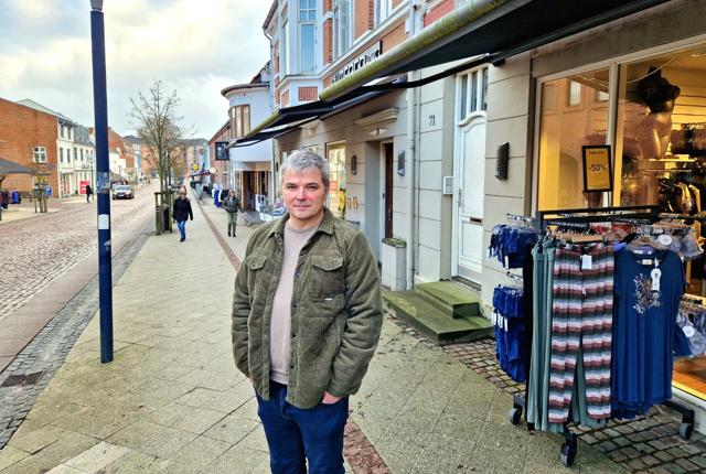 Thomas Jensen vil gerne hjælpe med til, at der fortsat er butiksliv i hans hovedgade. Det er der strømmet ind med ideer til.  